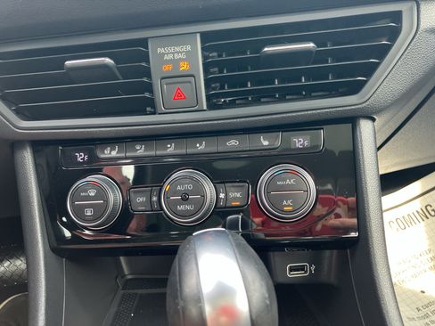 Used 2020 Volkswagen Jetta SEL FWD image 19