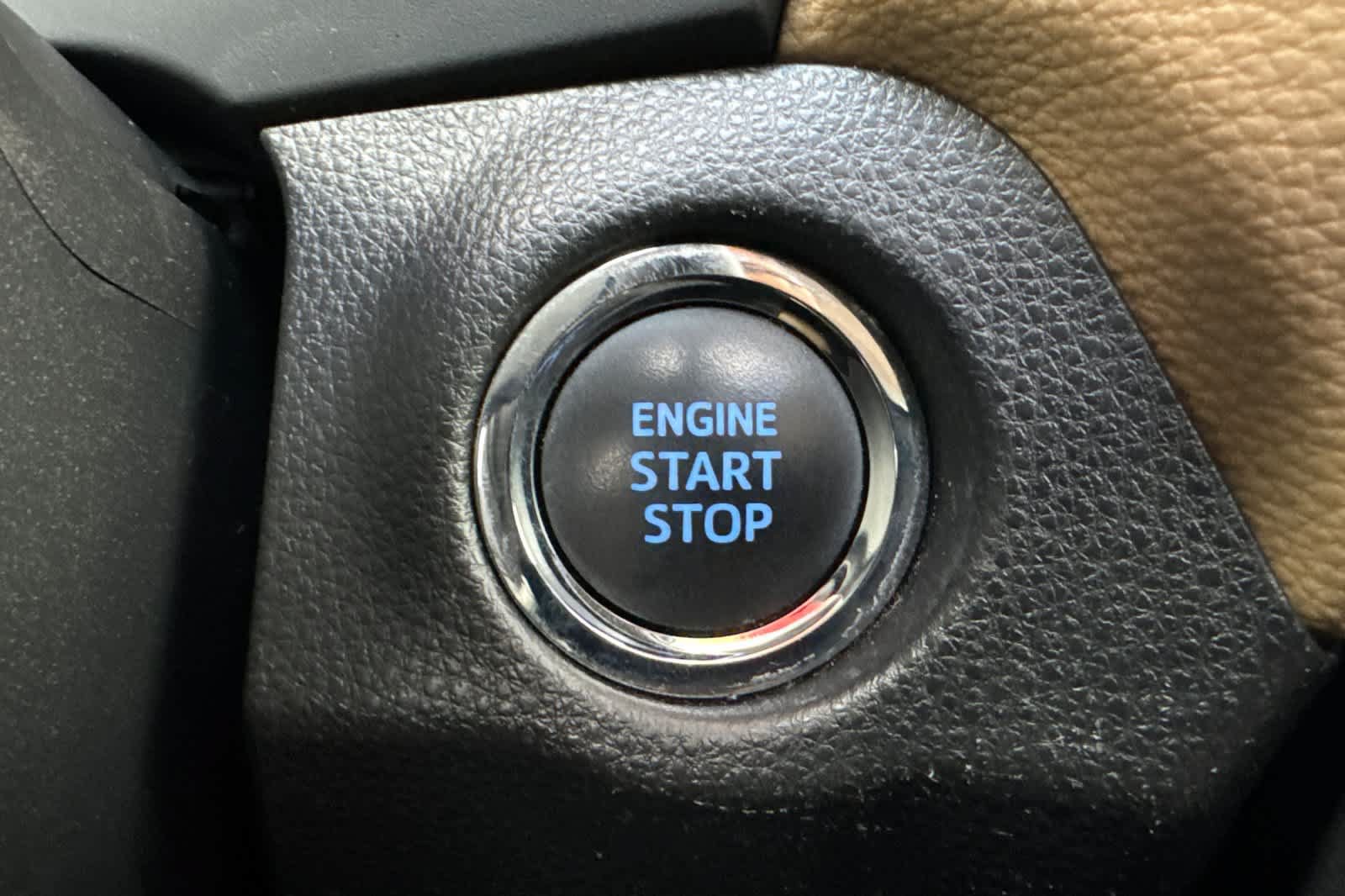 Used 2019 Toyota RAV4 XLE Premium FWD image 24