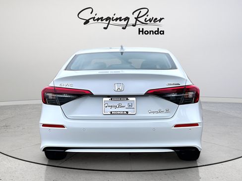 Used 2024 Honda Civic Touring image 5