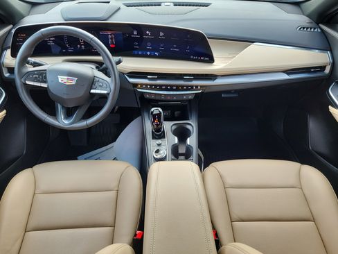 Used 2025 Cadillac XT4 Premium Luxury w/ Technology Package AWD/4WD image 10