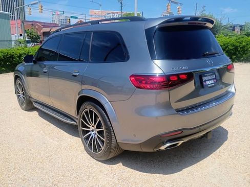 Used 2024 Mercedes-Benz GLS 580 4MATIC image 9
