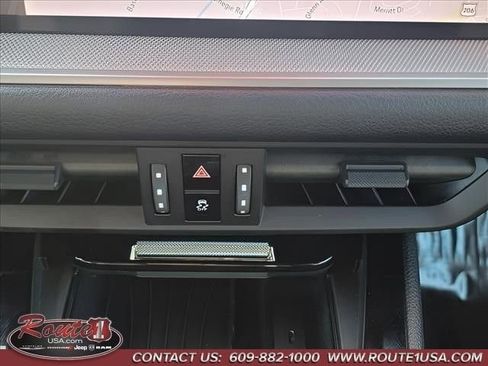 Used 2024 Porsche Cayenne image 24