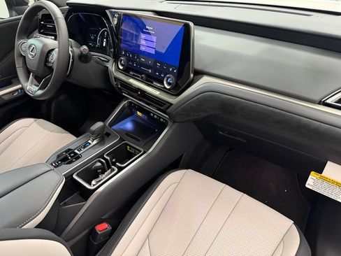 New 2026 Lexus TX 500h AWD image 12
