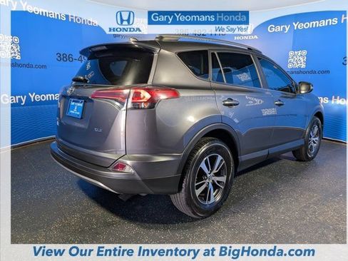Used 2018 Toyota RAV4 XLE FWD image 6
