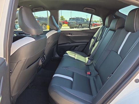 Used 2025 Toyota Camry SE w/ Convenience Package FWD image 10