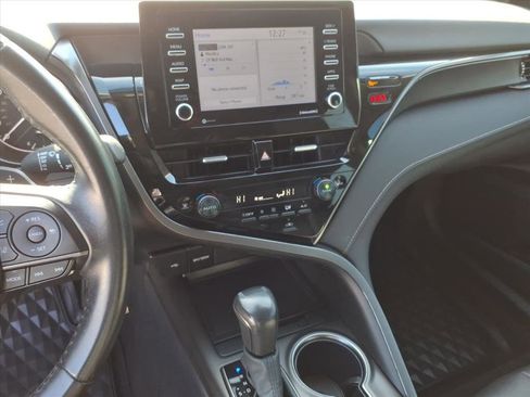 Used 2024 Toyota Camry SE image 32