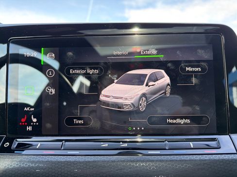 Used 2022 Volkswagen GTI SE image 18