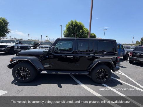 Used 2025 Jeep Wrangler Unlimited Sahara AWD/4WD image 2