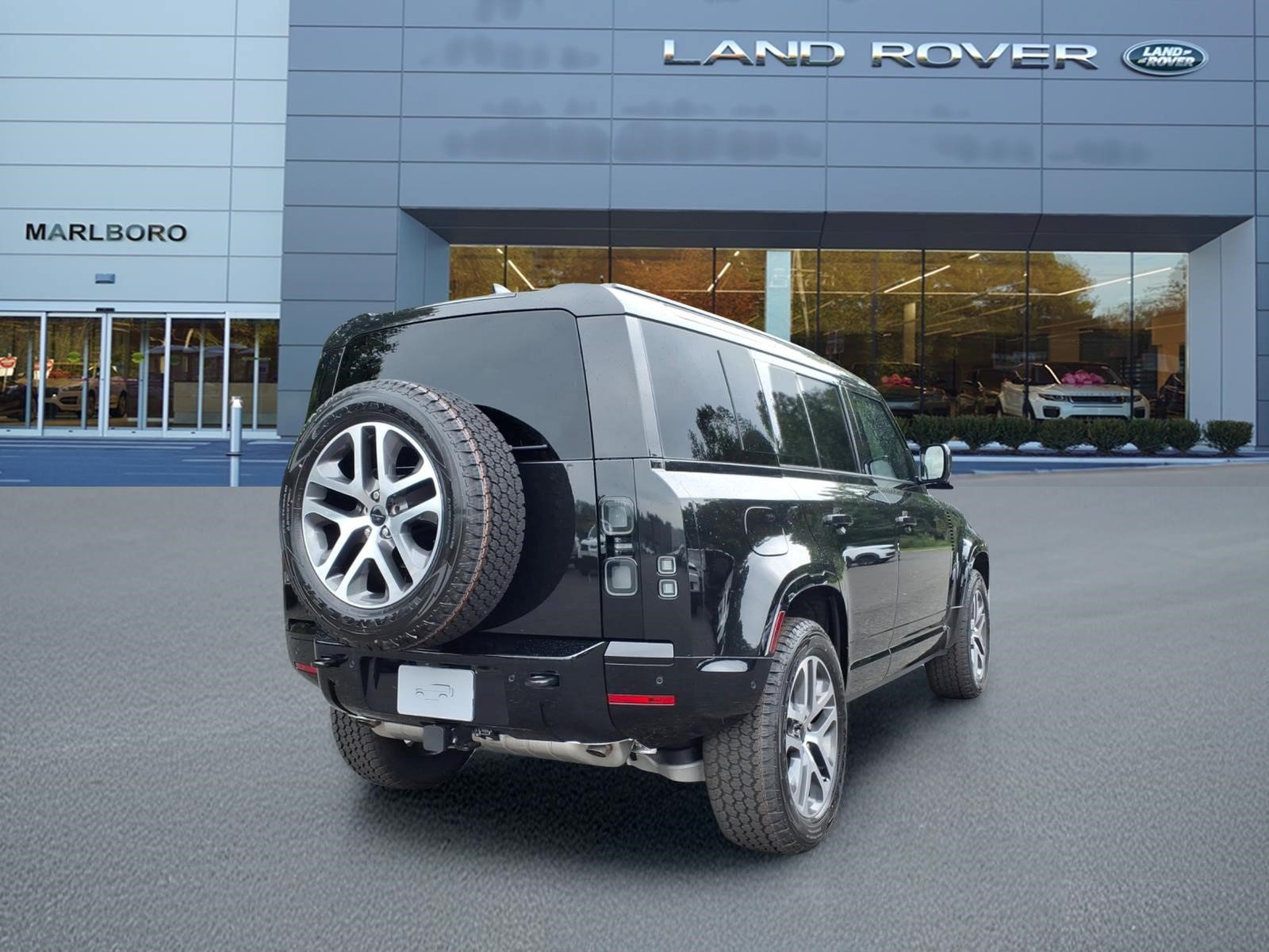 New 2026 Land Rover Defender 110 X-Dynamic SE AWD/4WD image 2