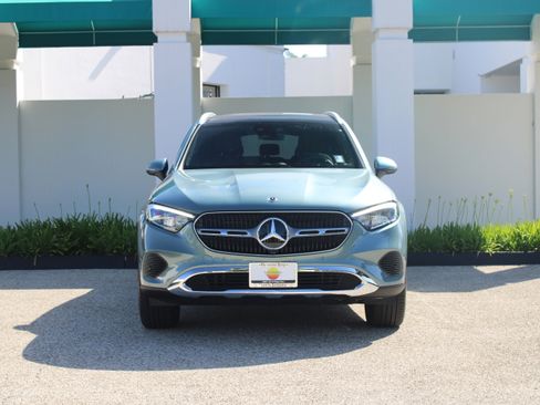 Used 2026 Mercedes-Benz GLC 300 image 2