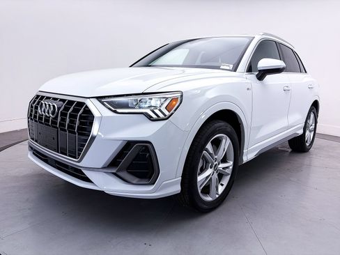 Used 2023 Audi Q3 2.0T Premium w/ Convenience Package AWD/4WD image 12