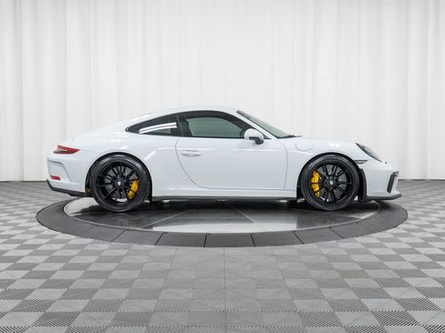 Certified 2018 Porsche 911 GT3 RWD image 8