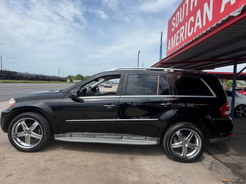 Used 2011 Mercedes-Benz GL 450 4MATIC w/ Premium 2 Pkg image 3