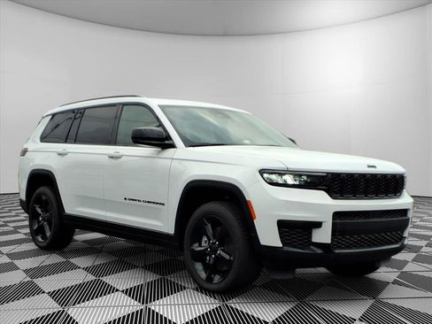 New 2025 Jeep Grand Cherokee L Altitude image 1