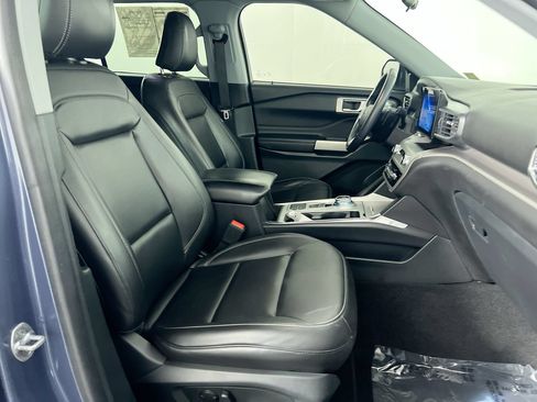 Used 2021 Ford Explorer XLT w/ Equipment Group 202A RWD image 28