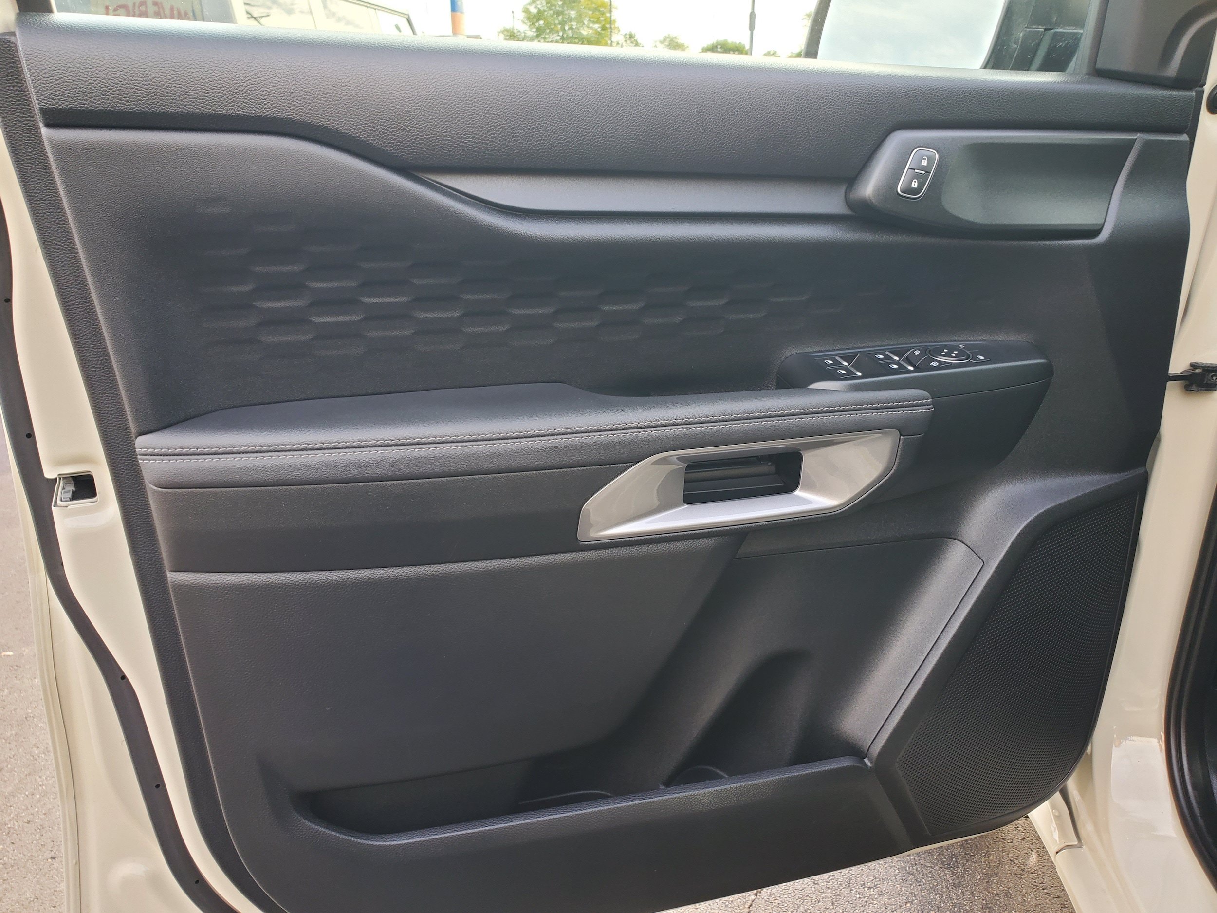 Used 2025 Ford Ranger XLT AWD/4WD image 9