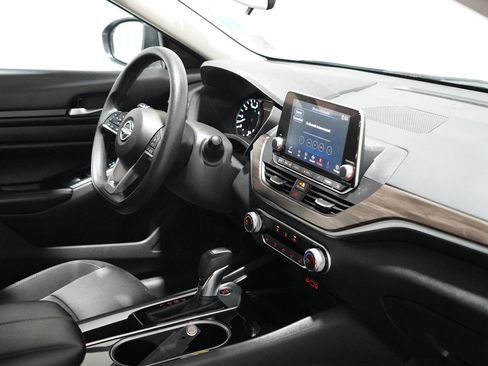 Used 2024 Nissan Altima 2.5 SV image 19