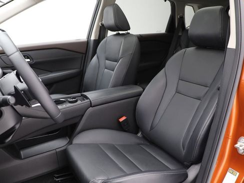 Used 2023 Nissan Rogue SL w/ SL Premium Package image 17