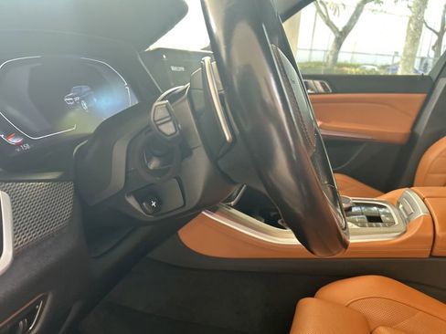 Used 2023 BMW X5 sDrive40i w/ M Sport Package image 12