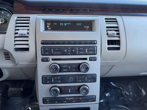 Used 2009 Ford Flex SEL image 28
