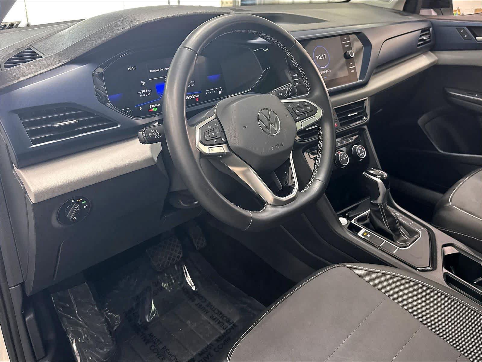 Used 2023 Volkswagen Taos SE w/ Panoramic Sunroof Package FWD image 20