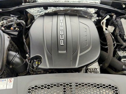 Used 2021 Porsche Macan image 28
