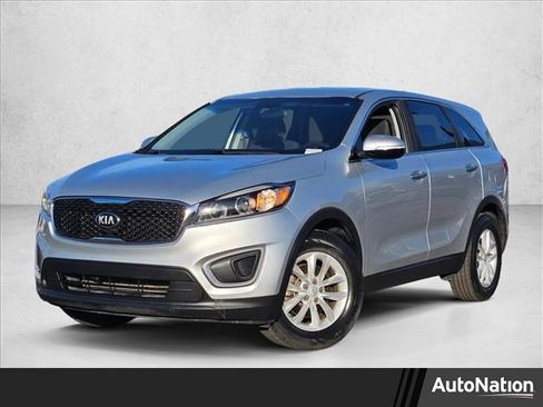 Used 2017 Kia Sorento L FWD image 1
