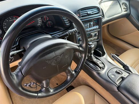 Used 2004 Chevrolet Corvette Convertible w/ Preferred Equipment Group image 13