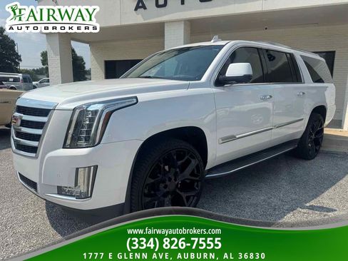 Used 2016 Cadillac Escalade ESV Luxury RWD image 2