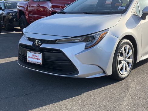 Certified 2025 Toyota Corolla LE FWD image 7
