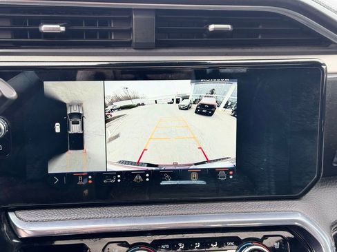 Used 2024 GMC Sierra 2500 Denali w/ Denali Reserve Package AWD/4WD image 19