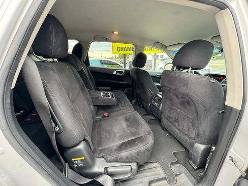 Used 2016 Nissan Pathfinder S AWD/4WD image 18