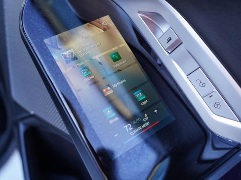 Used 2024 BMW 740i xDrive image 62