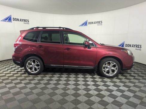 Used 2018 Subaru Forester 2.5i Touring AWD/4WD image 9