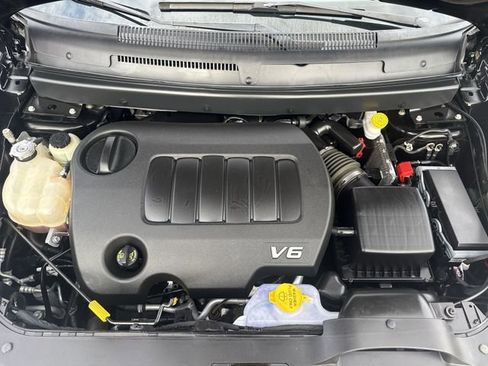 Used 2019 Dodge Journey SE image 24
