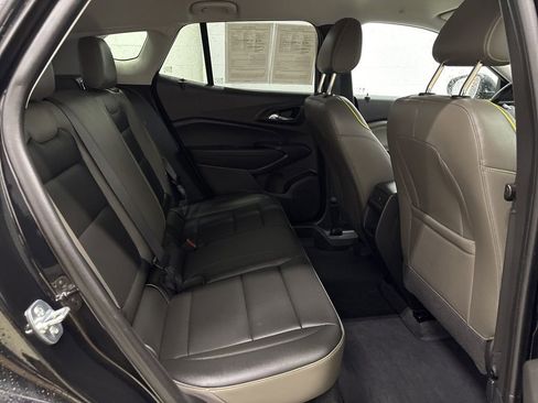 Used 2025 Chevrolet Trax ACTIV w/ Driver Confidence Package FWD image 33