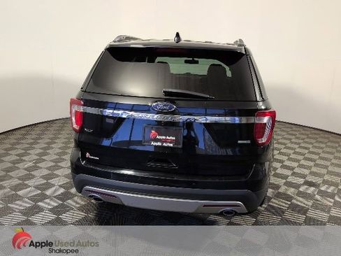 Used 2016 Ford Explorer XLT w/ Equipment Group 202A AWD/4WD image 6