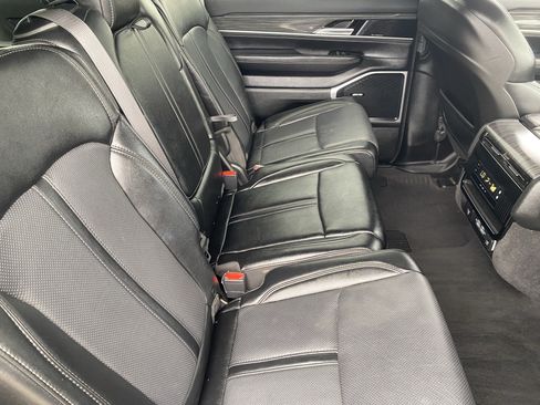 Certified 2024 Jeep Wagoneer L Series II w/ Flexible Seating Group AWD/4WD image 11