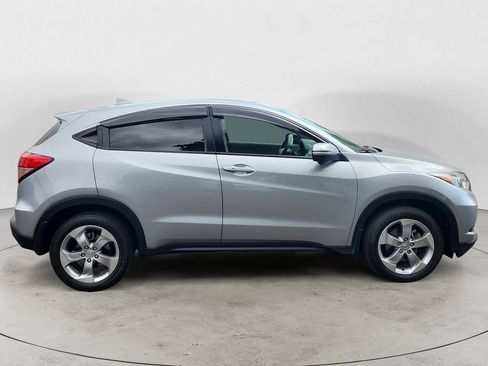 Used 2017 Honda HR-V EX image 4