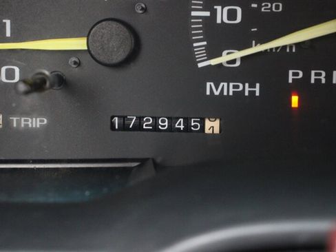 Used 1995 Chevrolet Silverado 1500 2dr K1500 Cheyenne 4X4 image 7