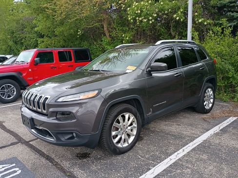 Used 2015 Jeep Cherokee Limited AWD/4WD image 3