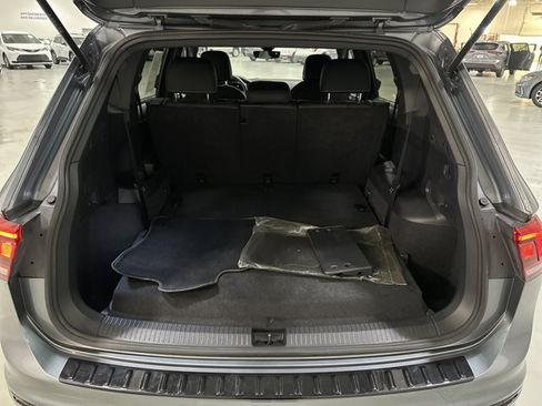 Used 2023 Volkswagen Tiguan SE R-Line FWD image 11