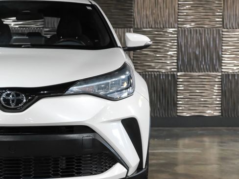 Used 2021 Toyota C-HR XLE image 43