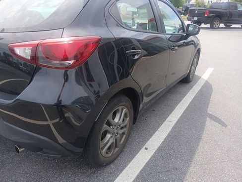 Used 2020 Toyota Yaris LE FWD image 2