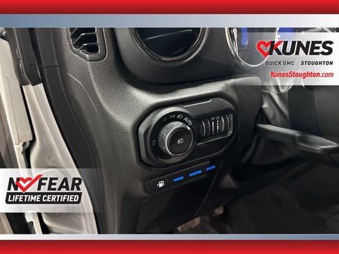Used 2022 Jeep Wrangler Unlimited Sahara image 18