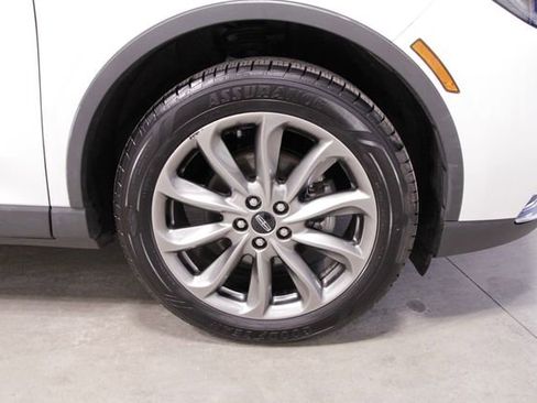 Used 2020 Lincoln Corsair Standard w/ Premium Package image 11