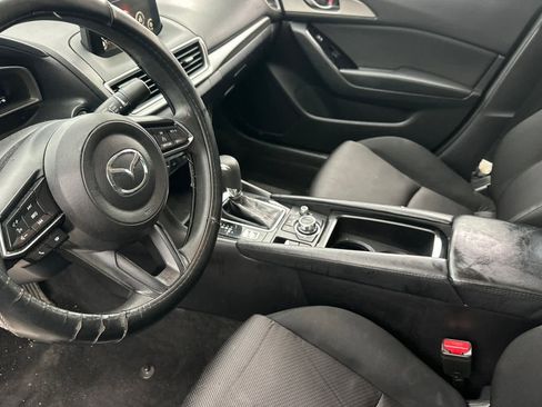 Used 2018 MAZDA MAZDA3 Sport image 12