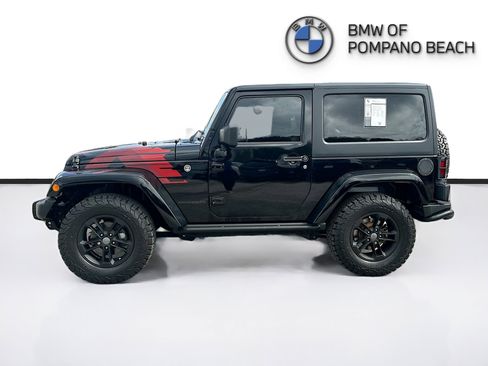 Used 2017 Jeep Wrangler Sahara image 4