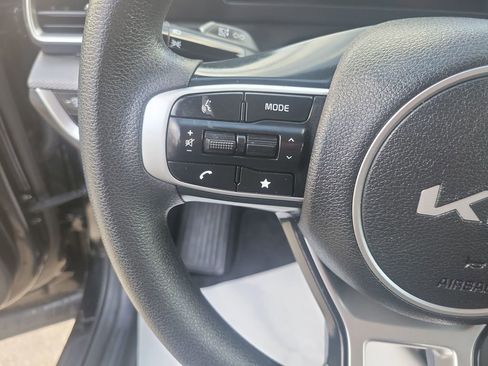 Used 2023 Kia Sportage LX image 25