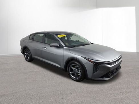 Used 2025 Kia K4 LXS image 12